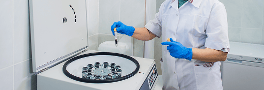 Prueba de sangre oculta en la materia fecal (SOMF) para detectar el cáncer colorrectal.